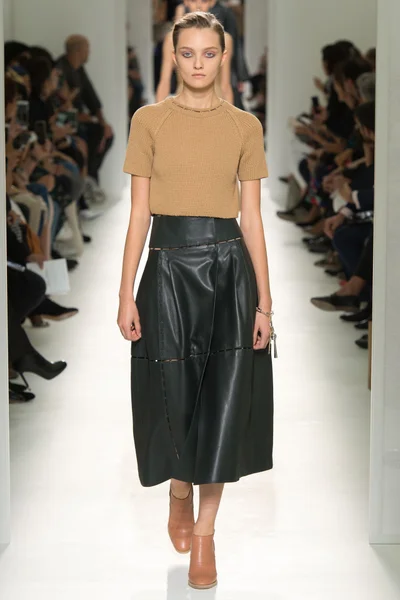 Look 25